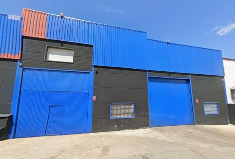 Fachada de nave industrial