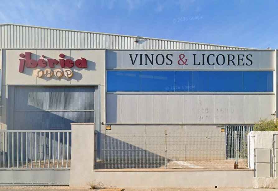 Fachada de nave industrial
